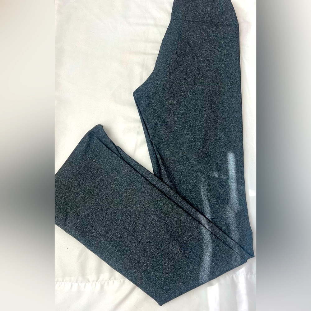 2 flared leggings